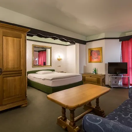 Hotel Contel 3*