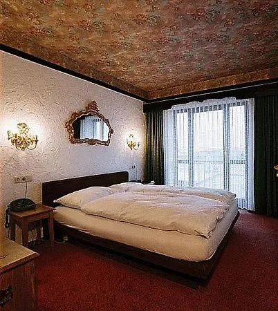 Hotel Contel 3*